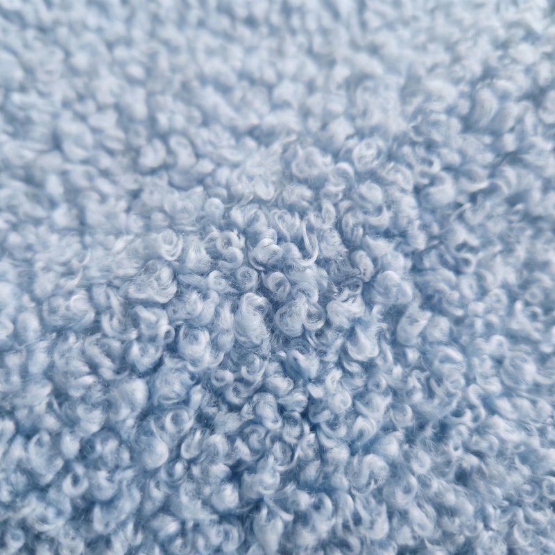Koc 160 x 200 Boucle Bukla z Lamówką Mellori 02