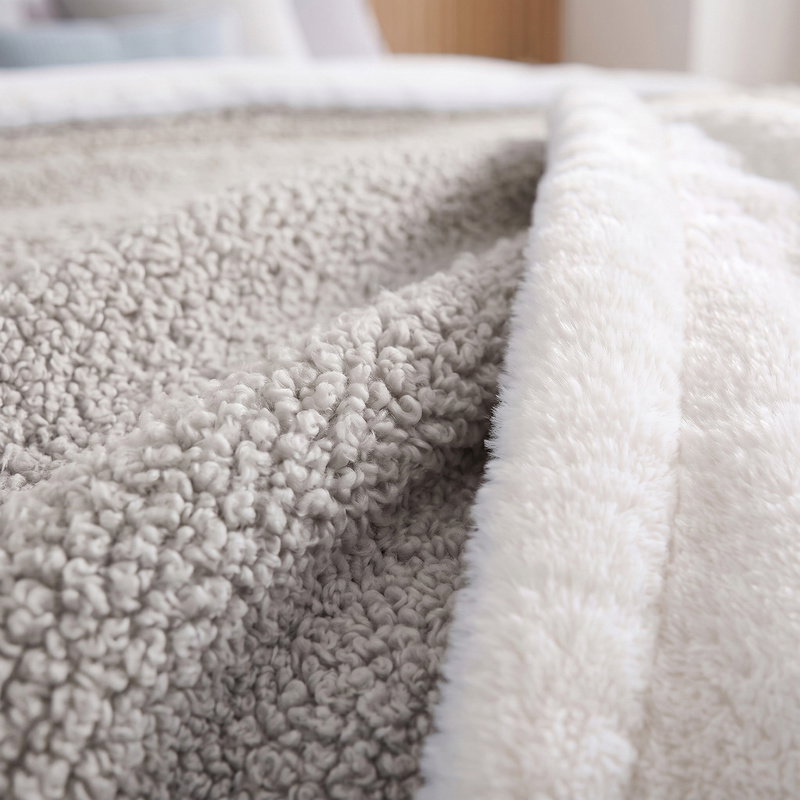 Koc 200 x 220 Boucle Bukla z Lamówką Mellori 04