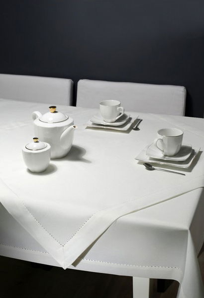 Obrus Plamoodporny z Mereżką 240_Biały 140x350